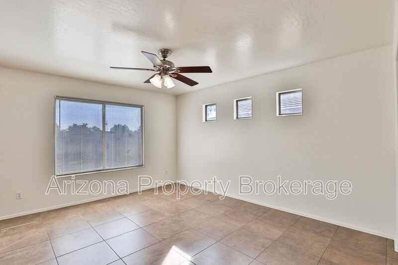34437 N Picket Post Dr - Photo 5 of 27