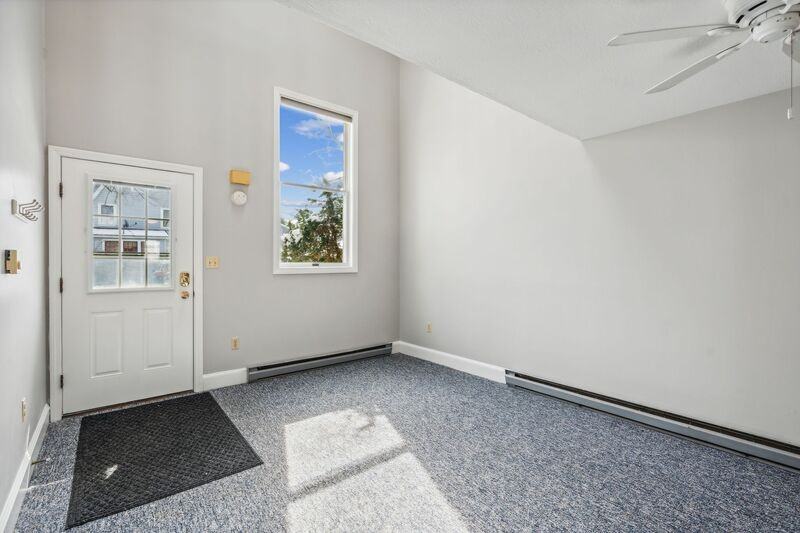 210 Beach St #19 - Photo 5 of 31