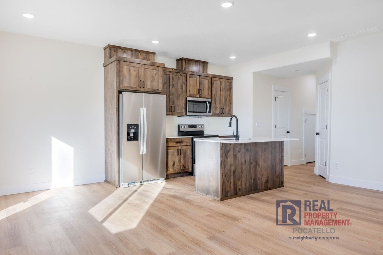 1721 Ammon St - Photo 5 of 21
