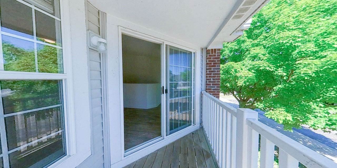 Whispering Lakes Apts - Photo 3 of 50