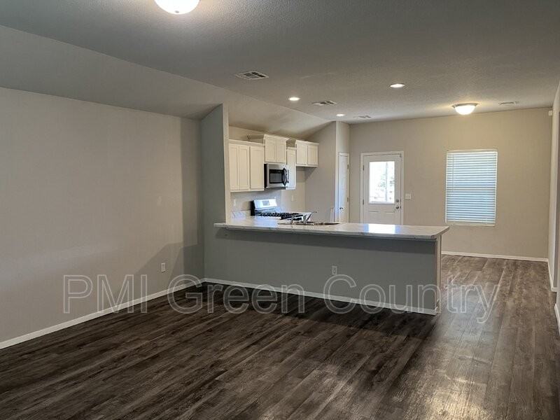 15013 S 284th East Ave - Photo 3 of 19