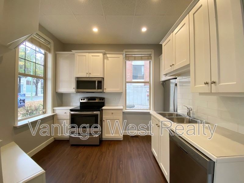 1073C Lawson Ave - Photo 2 of 21