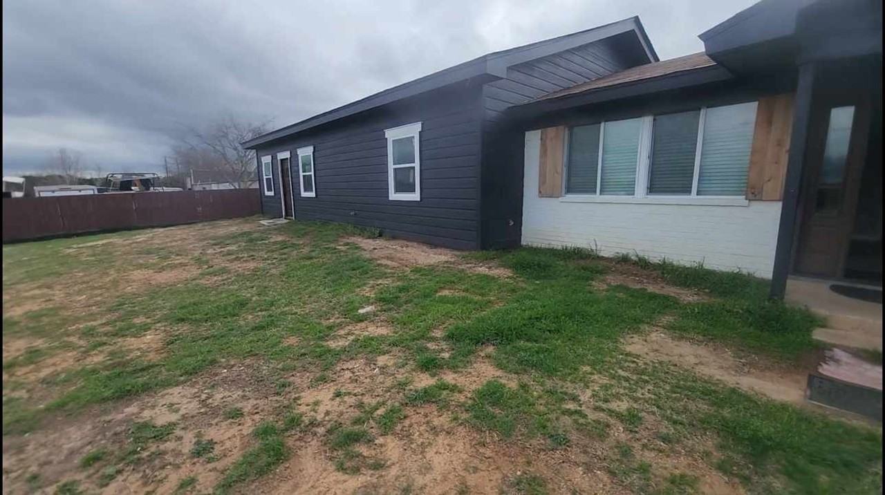 5780 Randle Rd - Photo 3 of 18
