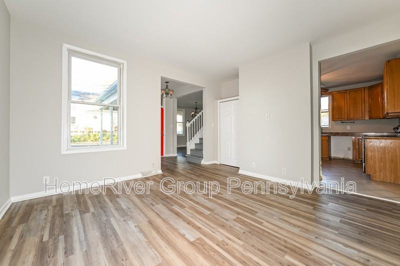 315 Anton St - Photo 3 of 16