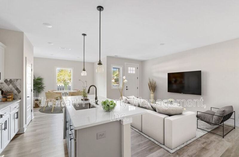 660 Melville Dr - Photo 5 of 16