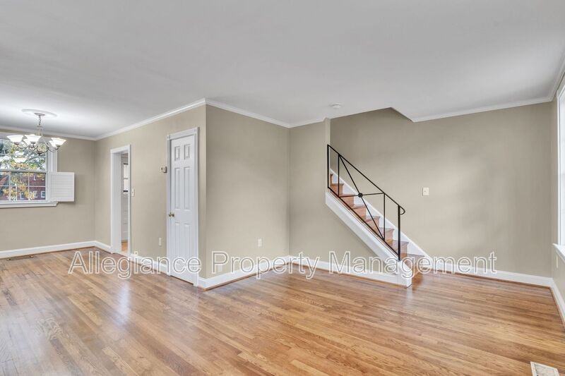 2221 N Dearing St #103 - Photo 2 of 39