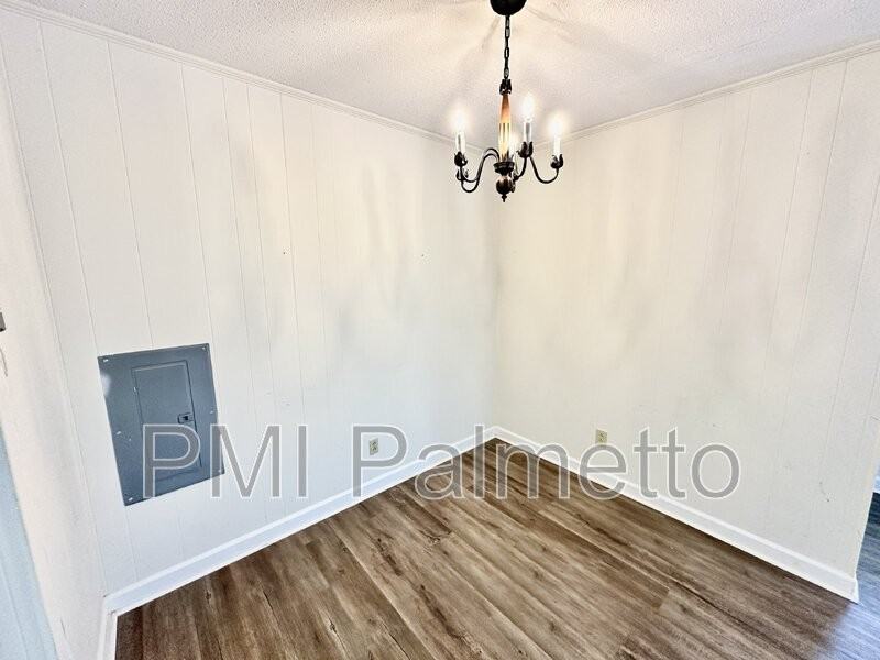 2401 Duncan Street - Photo 4 of 24