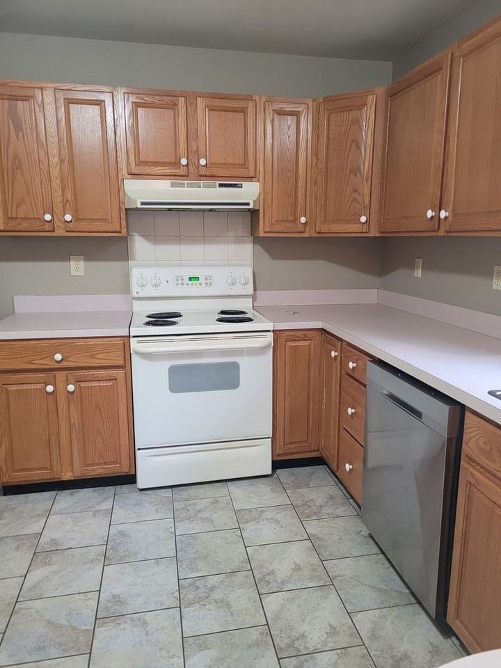 227 Spencer Ave - Photo 7 of 20