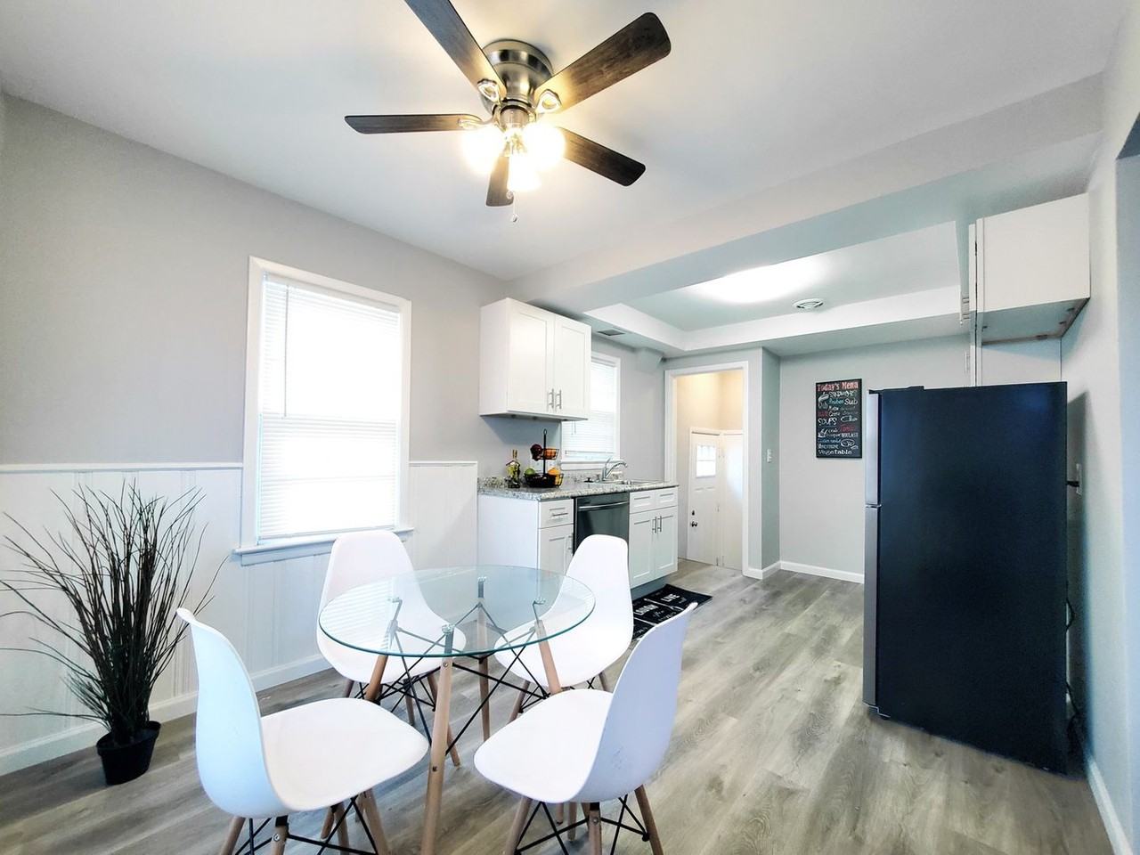 5016 Tatra Ave - Photo 6 of 24