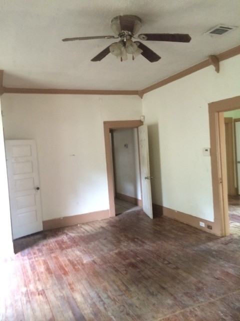 4253 Lamar Ave - Photo 3 of 7