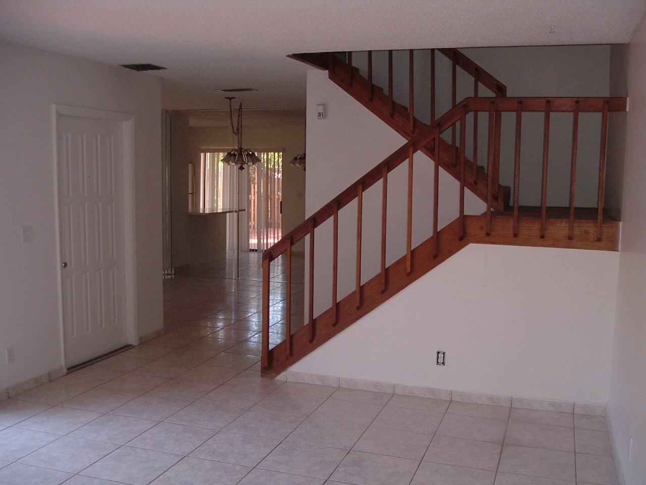 1714 Forest Lakes Cir Apt B - Photo 3 of 9