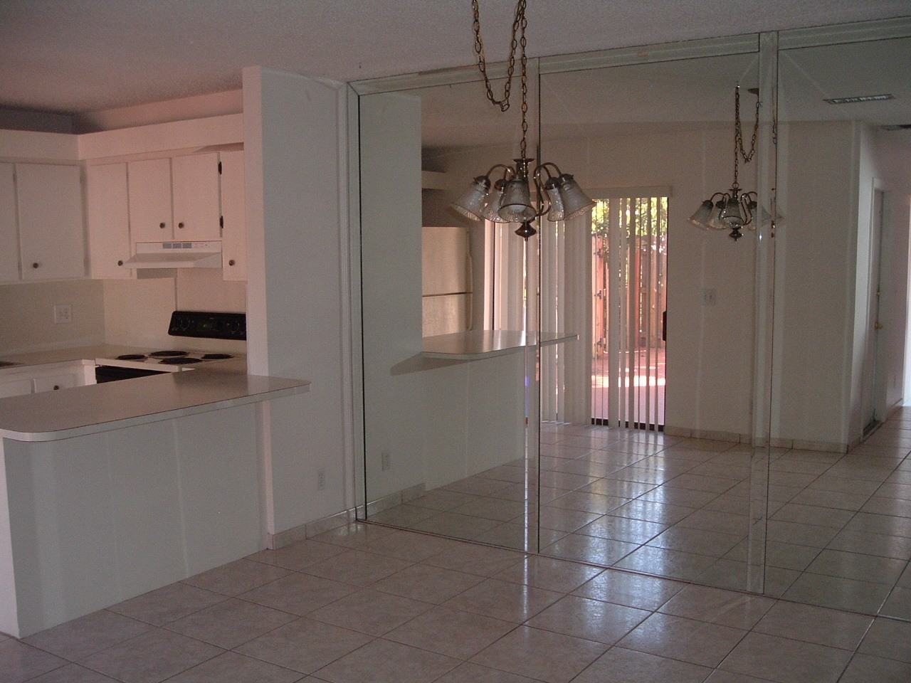 1714 Forest Lakes Cir Apt B - Photo 4 of 9