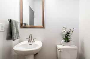 featured image of 909 North 17th Avenue #B