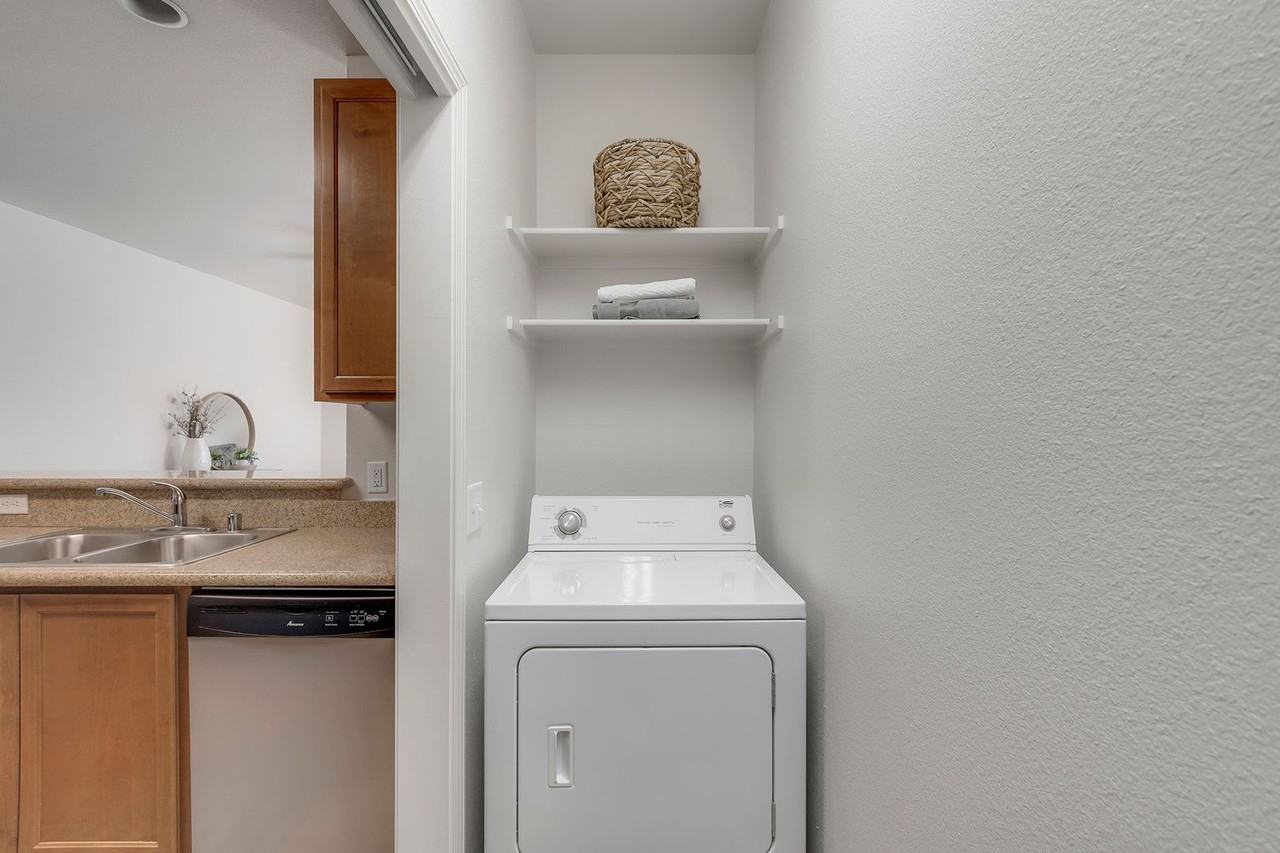 Villa Risa Apartments - Photo 7 of 50