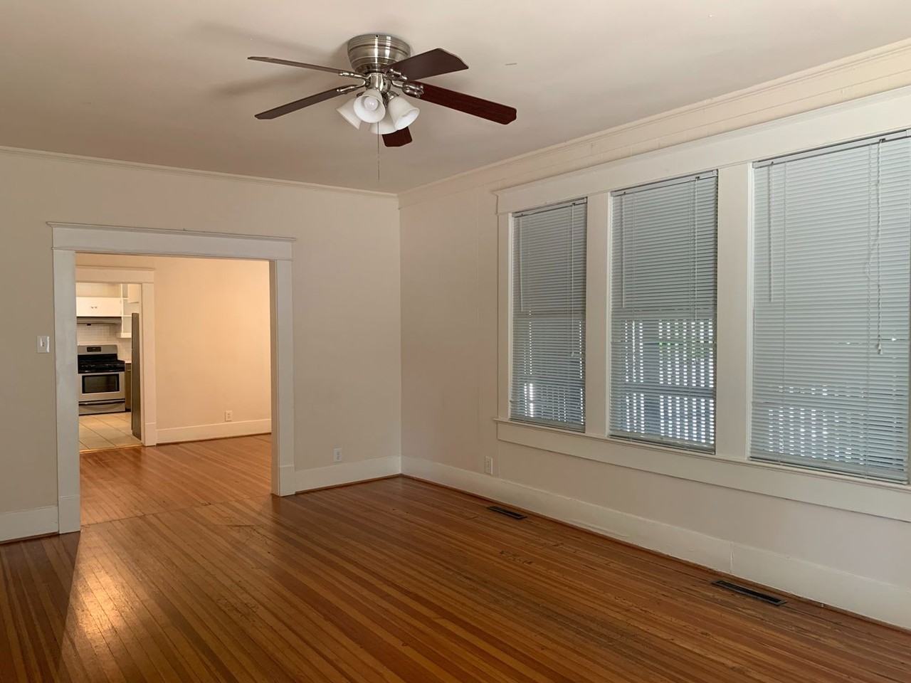 909 West 30th Street - Photo 3 of 12