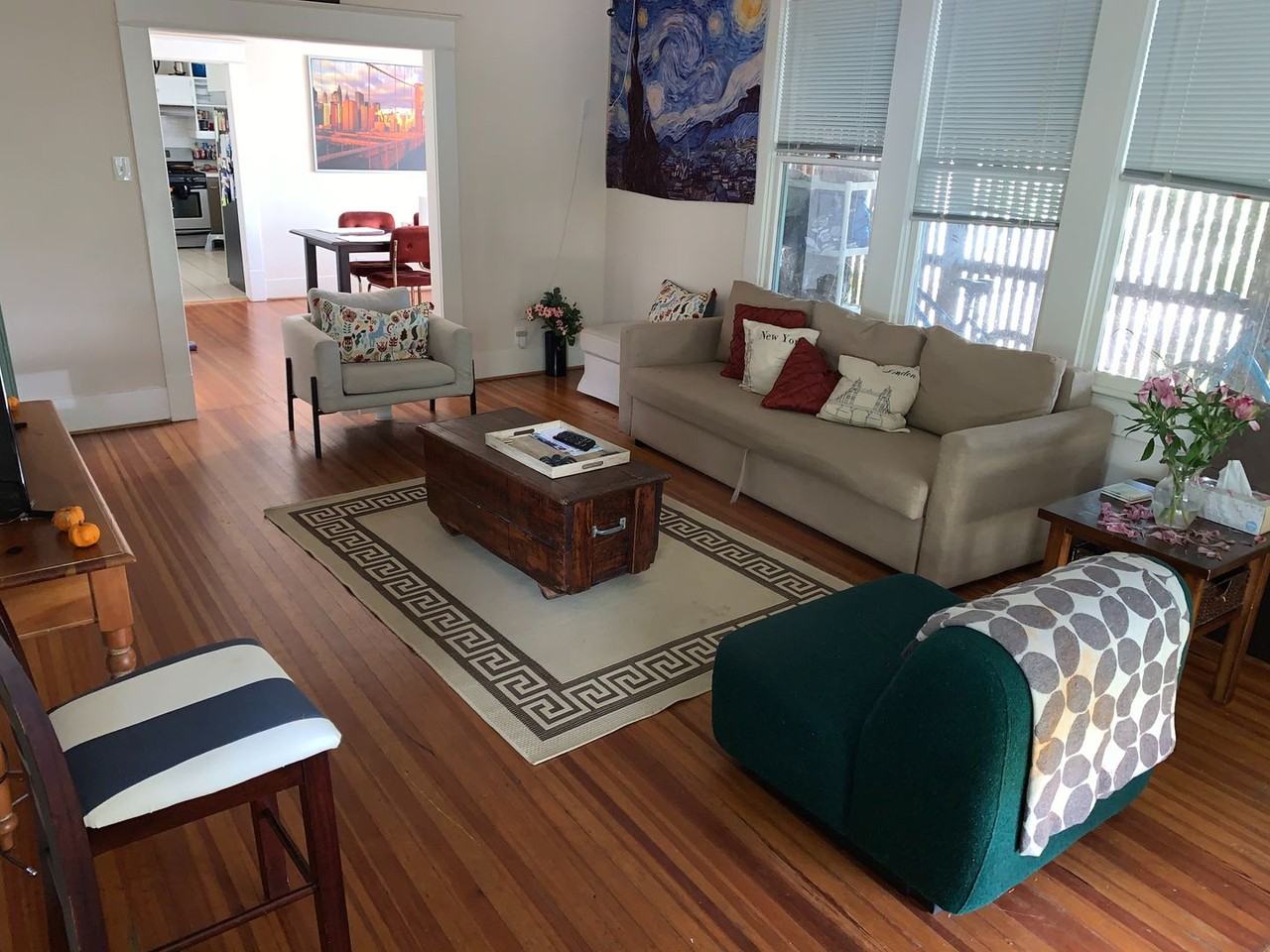 909 West 30th Street - Photo 5 of 12