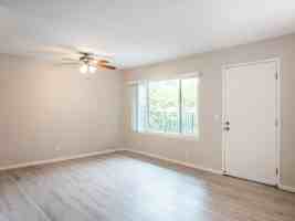 featured image of 11 South Knoll Road #11