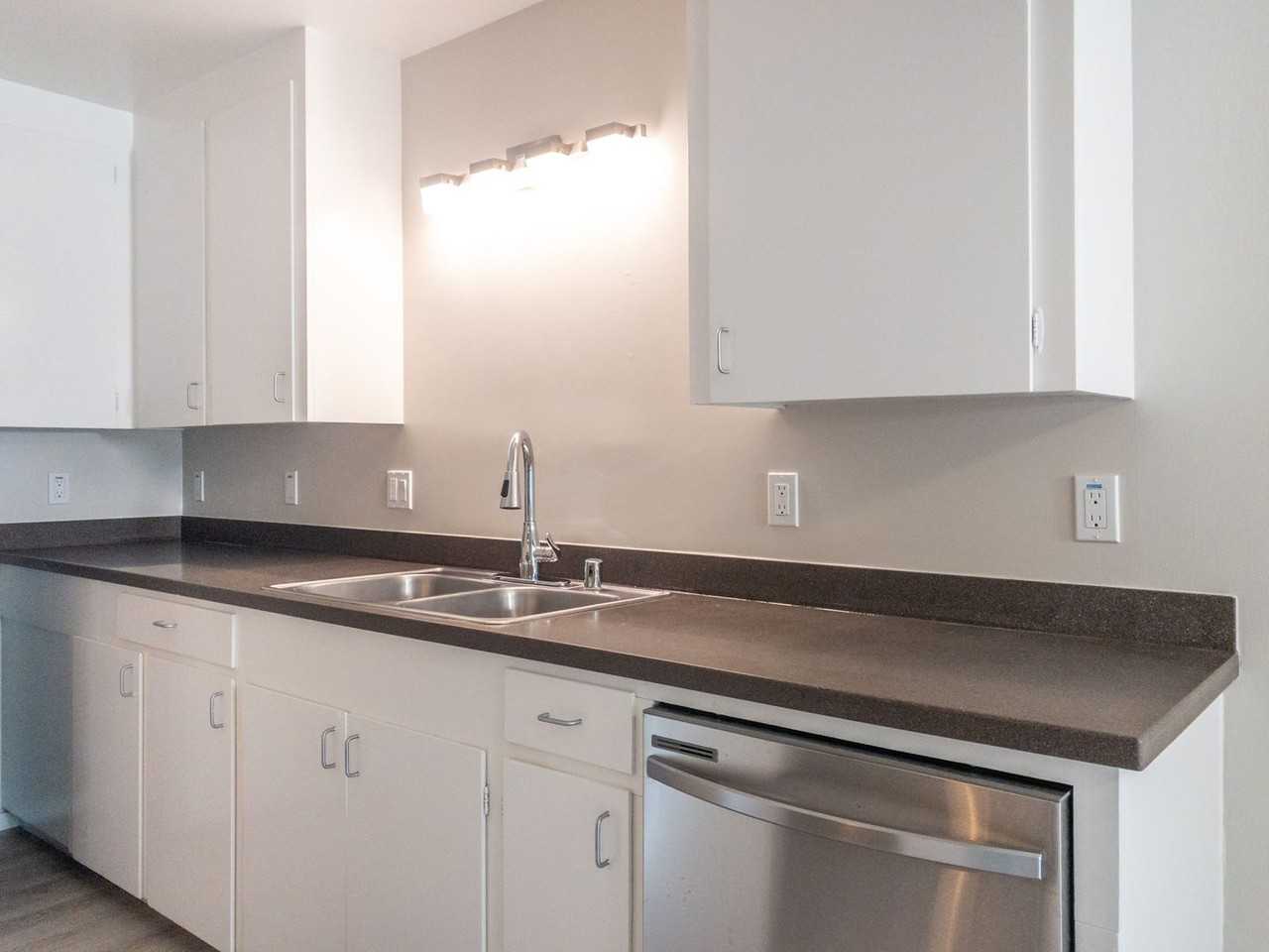 11 S Knoll Rd #11 - Photo 7 of 24