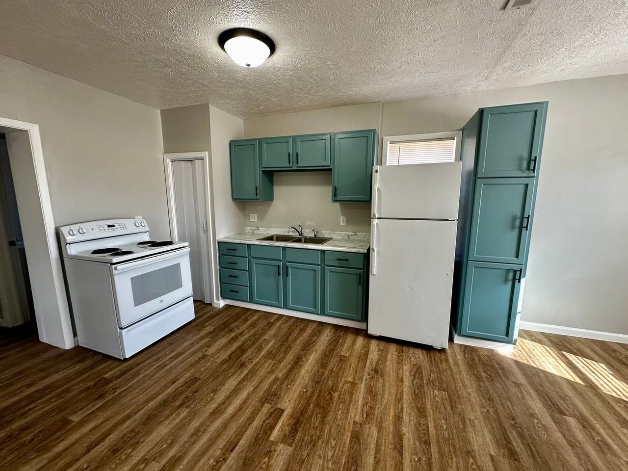 317 Sunnyside Ave - Photo 2 of 9