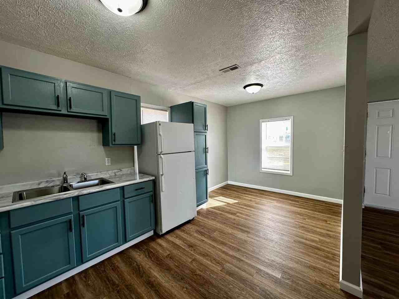 317 Sunnyside Ave - Photo 3 of 9