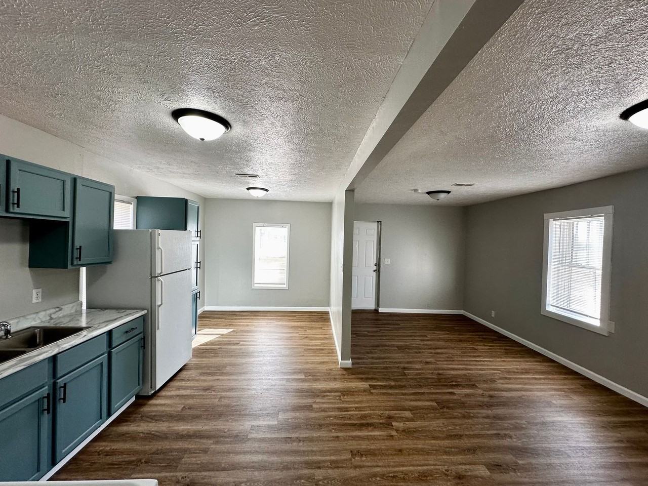 317 Sunnyside Ave - Photo 4 of 9