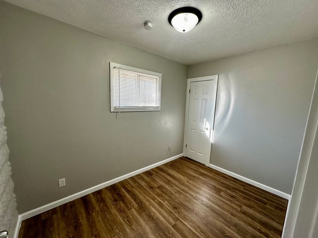 317 Sunnyside Ave - Photo 5 of 9