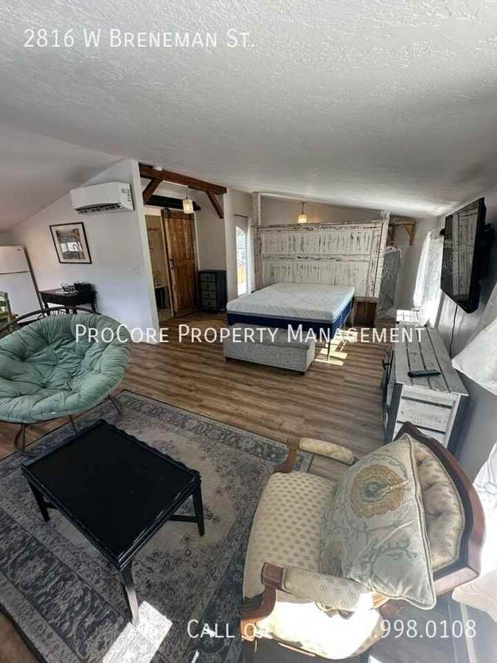 2816 W Breneman St - Photo 4 of 18