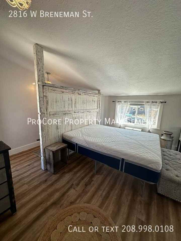 2816 W Breneman St - Photo 5 of 18