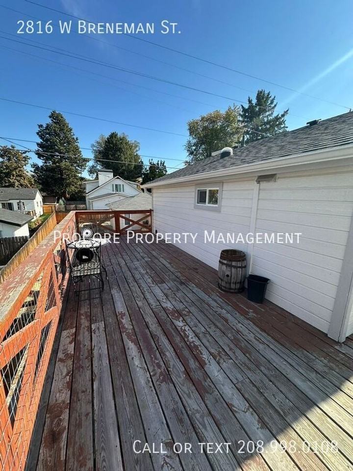 2816 W Breneman St - Photo 7 of 18