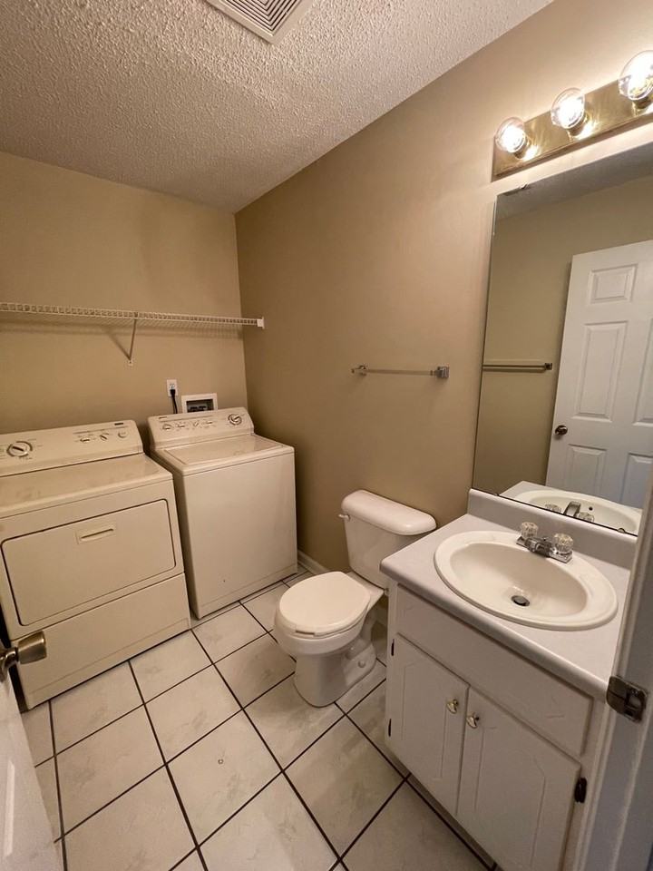 38 Woodfield Pl - Photo 5 of 35