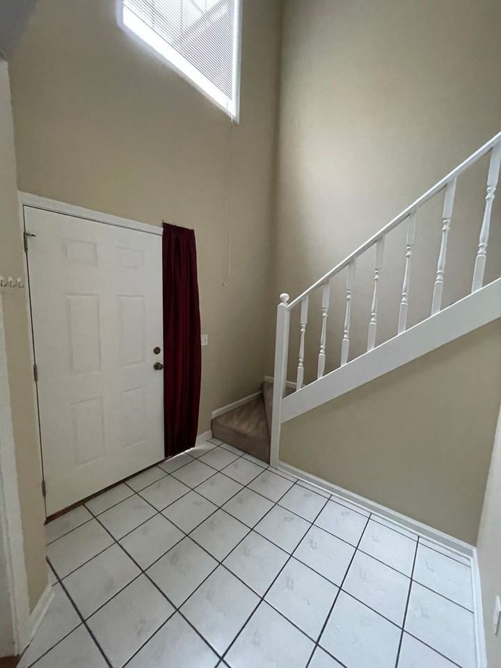 38 Woodfield Pl - Photo 3 of 35