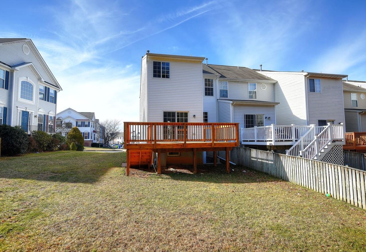 655 Kirkcaldy Way - Photo 4 of 21