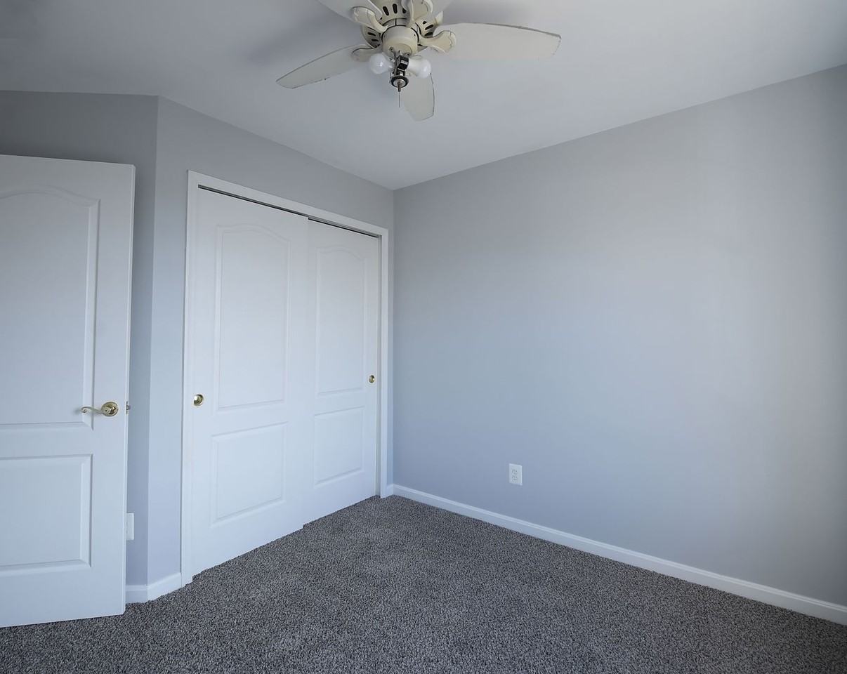 655 Kirkcaldy Way - Photo 7 of 21