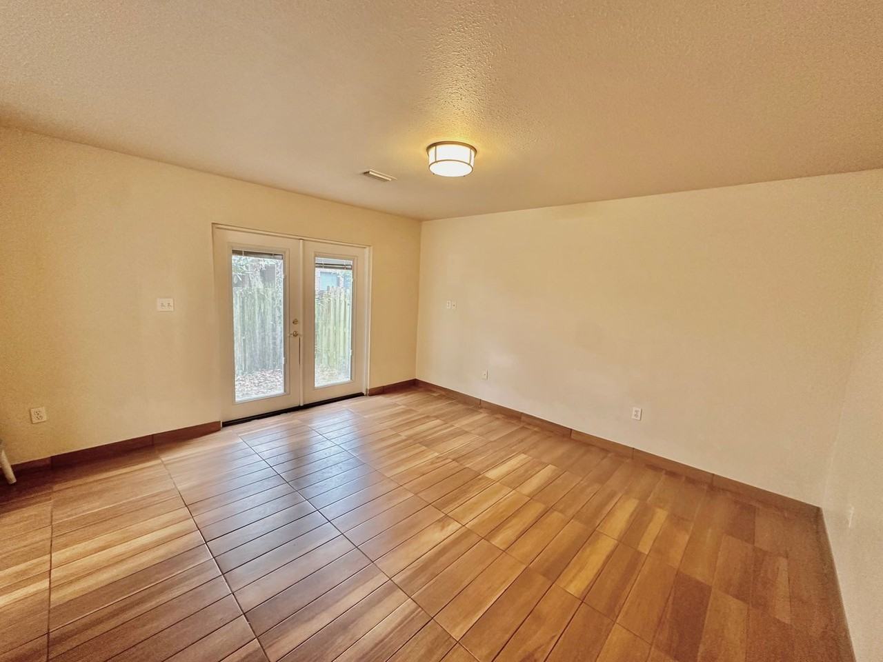 1105 Tiki Too Ave - Photo 3 of 41