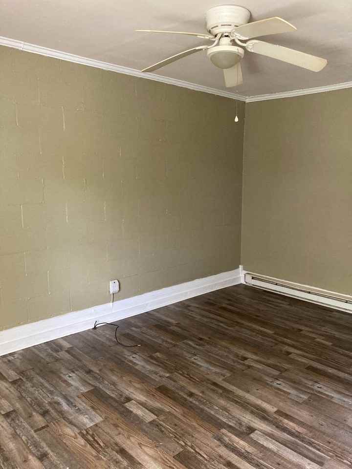 814 Fowlers Ln - Photo 3 of 8