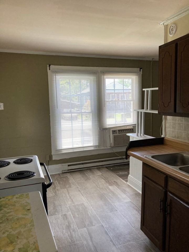 814 Fowlers Ln - Photo 5 of 8