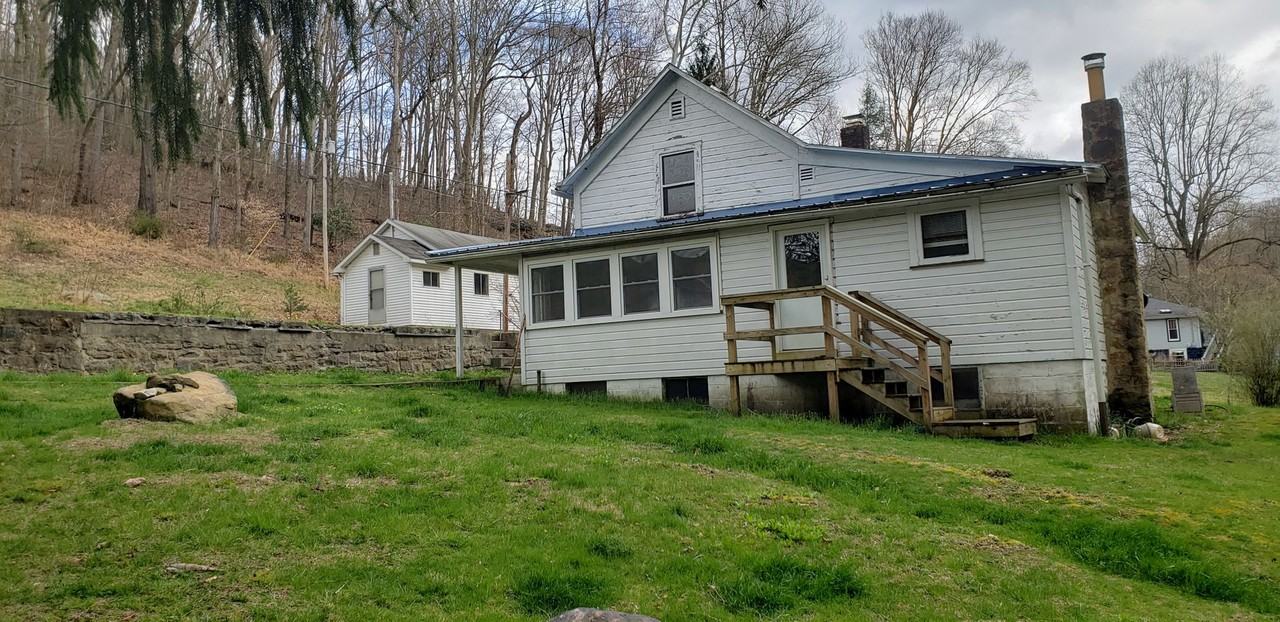 873 Opekiska Rd - Photo 2 of 15