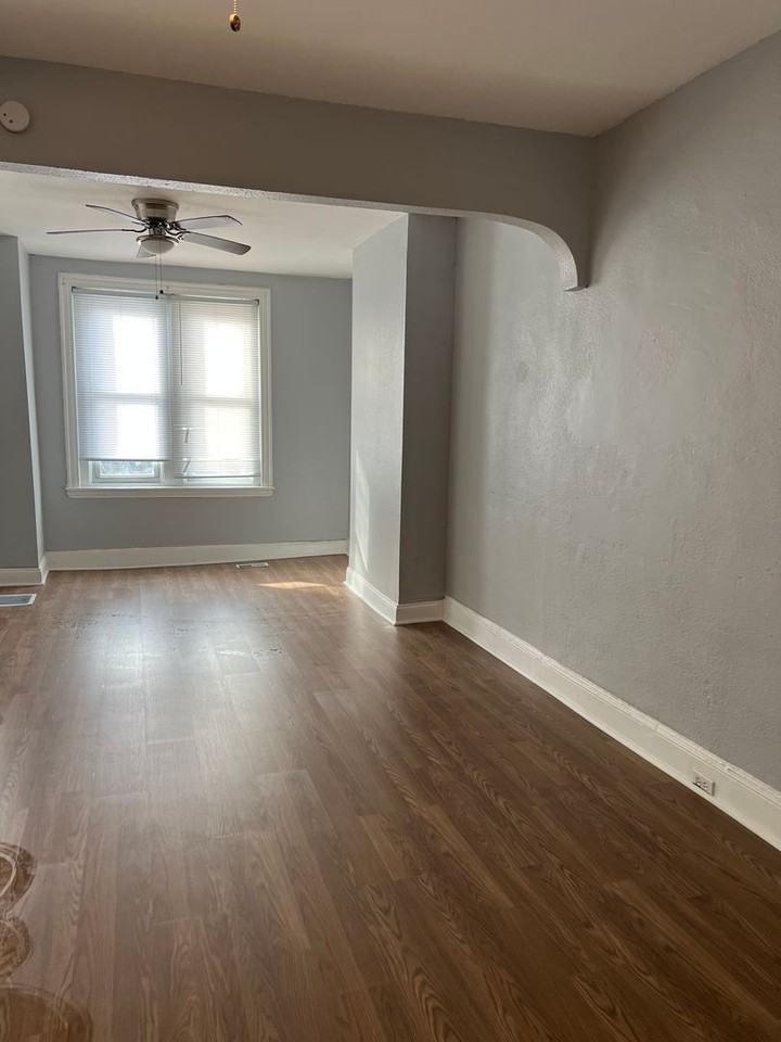 2135 E Auburn St - Photo 4 of 24