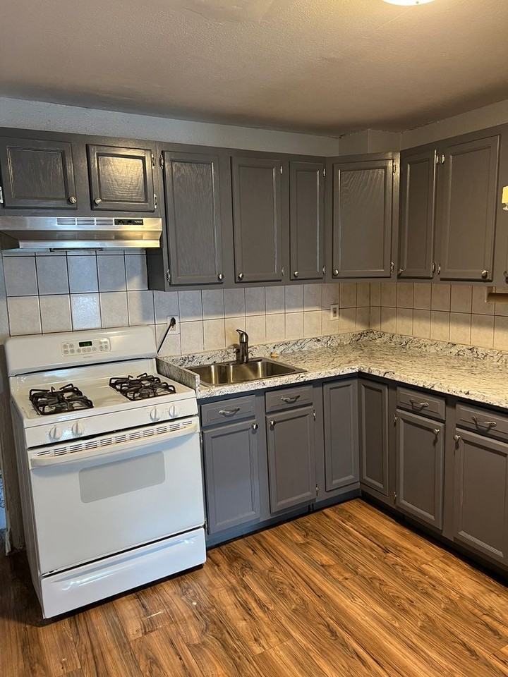 2135 E Auburn St - Photo 7 of 24