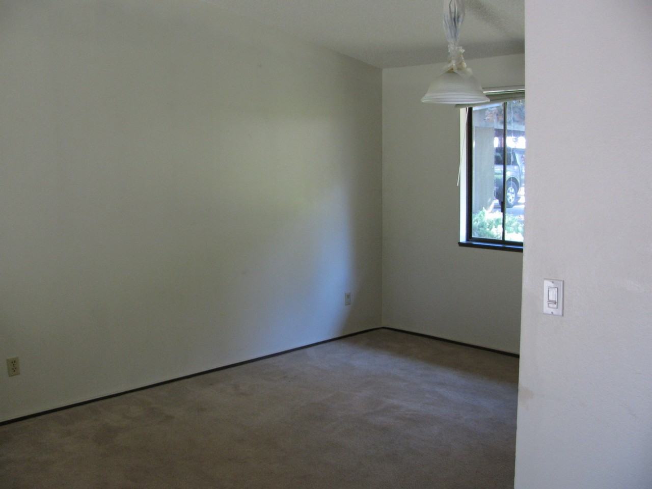 12859 Nw Dogwood St - Photo 3 of 10