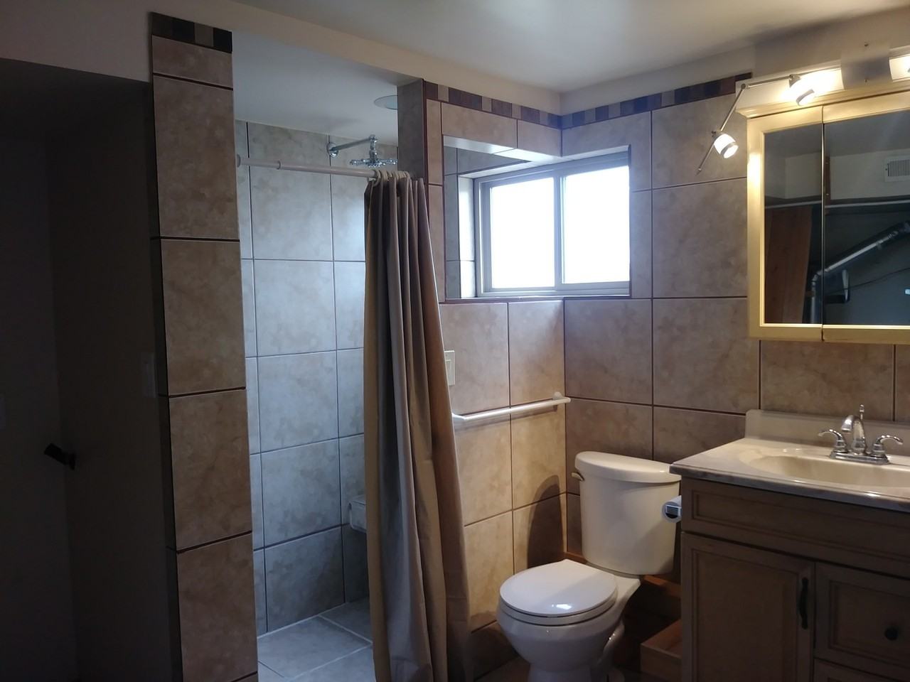 380 W 1050 N - Photo 2 of 9