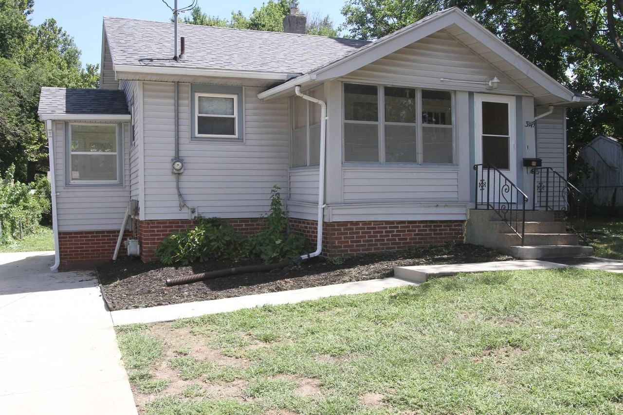 3145 Sw 12th Pl - Photo 2 of 15