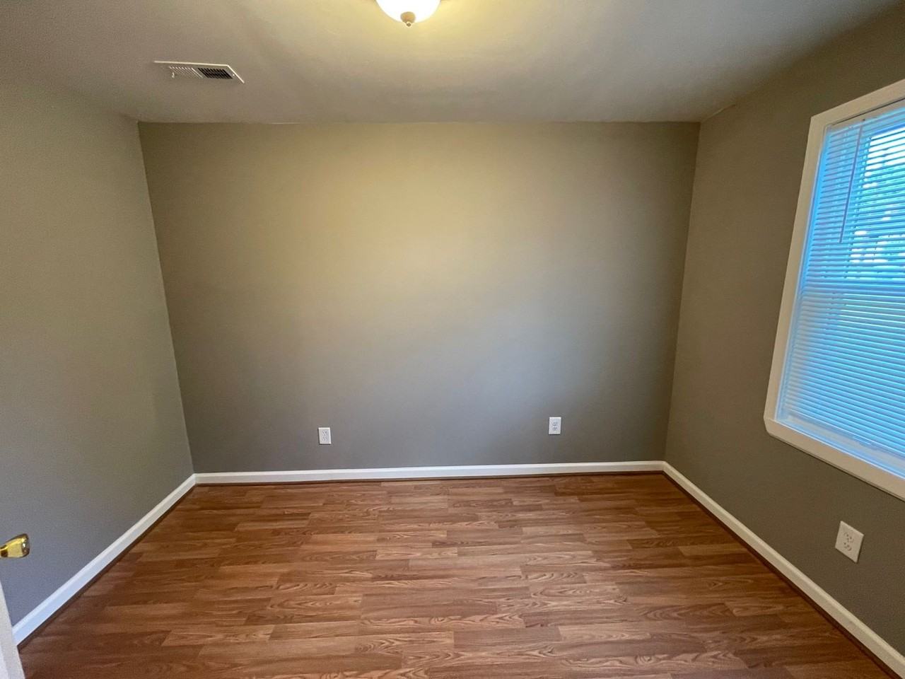 400 Walker Ave - Photo 6 of 13