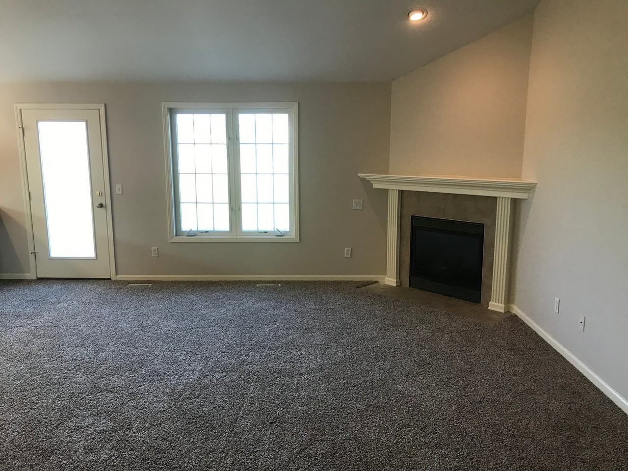 1573 Sunpointe Cv - Photo 5 of 20