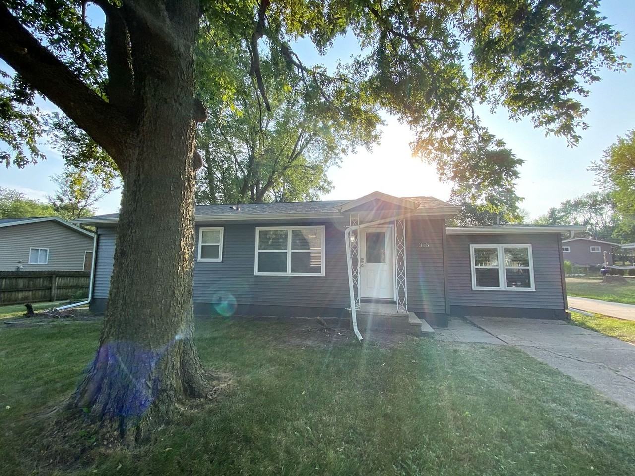 313 Beedle Dr - Photo 2 of 28