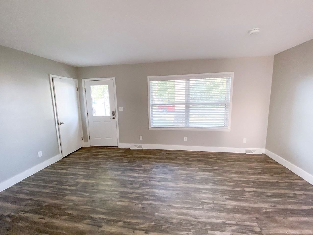 313 Beedle Dr - Photo 3 of 28