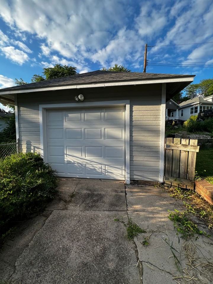 3215 8th Ave - Photo 3 of 14