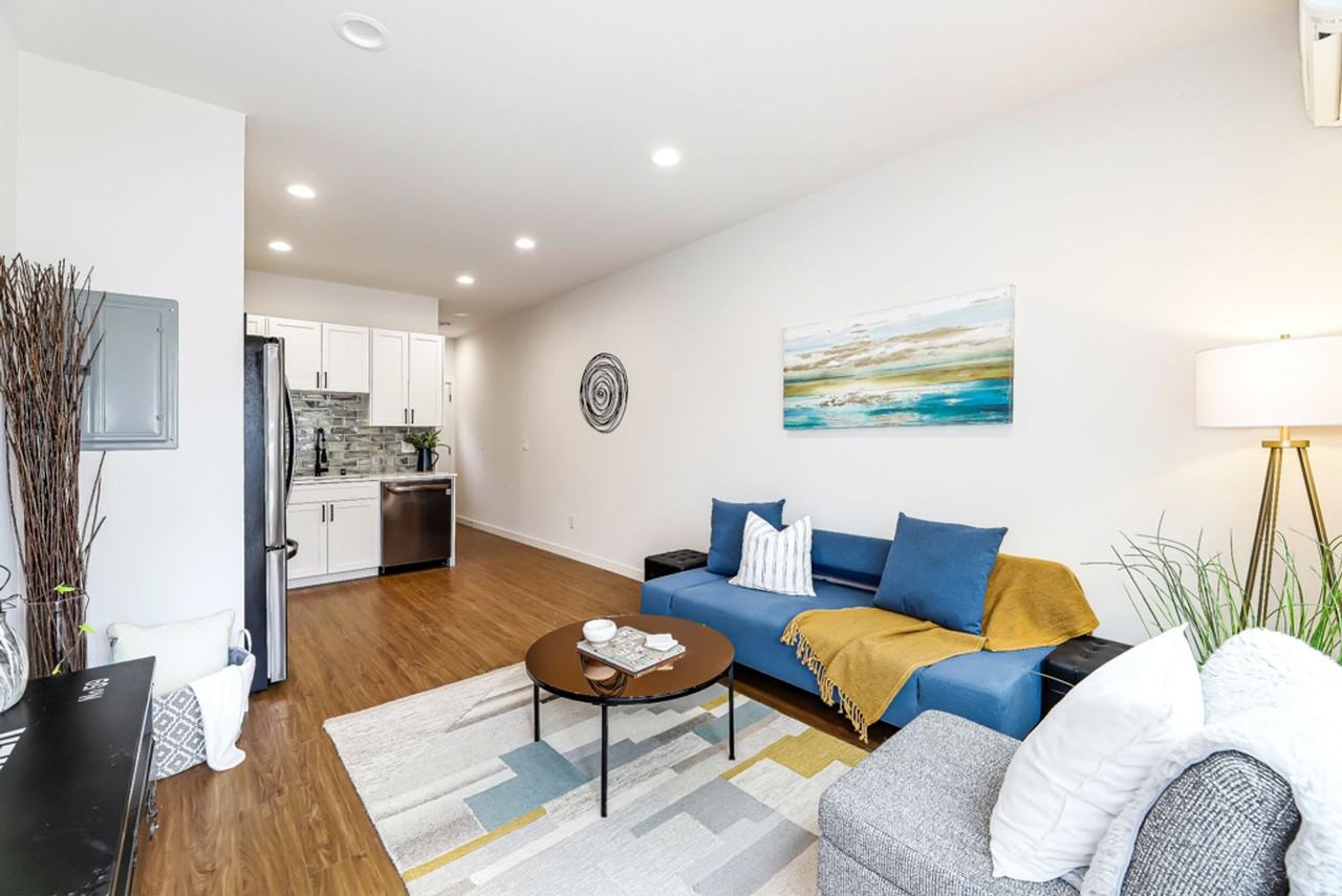 2836 E Spring St - Photo 3 of 16