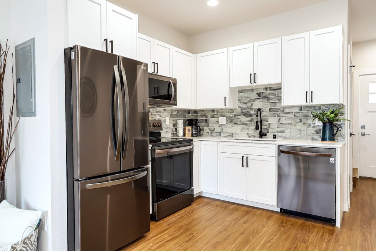 2836 E Spring St - Photo 6 of 16