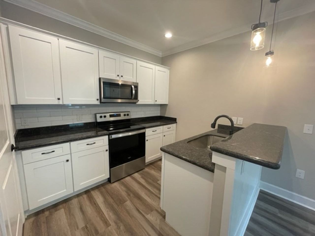 1514 Nw 6th Ave - Photo 5 of 21